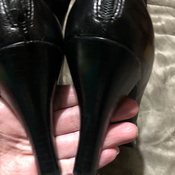 Size 8 1/2 Franco Sarto black ankle boots - Picture 2 of 13
